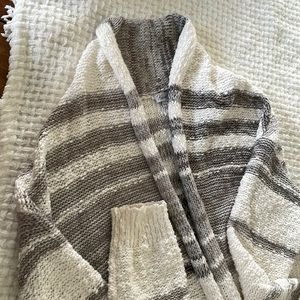 Stylish cardigan. Size M. Kismet brand